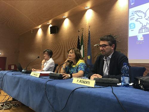 Pierpaolo Roberti (primo da destra), assessore regionale alle Autonomie locali, Sicurezza e Politiche comunitarie, incontra i sindaci dei Comuni che non hanno aderito alle Uti  – Udine, 05/07/2018